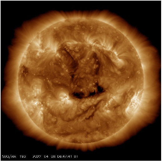 Ejemplo de información contenida en el nuevo portal: disco solar procedente del Solar Dinamics Observatory (SDO) en el canal 193 ángstrom que permite caracterizar la corona y fulguraciones de plasma caliente del sol