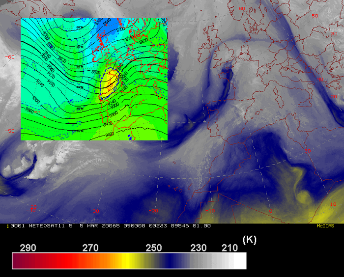 Imagen WV6.2 del satélite MSG del día 5 a las 09:00 que muestra la entrada de aire cálido (amarilllo) al oeste del centro de la baja, sobre Bretaña. En la imagen recuadrada, temperatura en el nivel de 300 hPa, que muestra una anomalía cálida en la zona.
