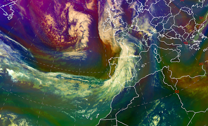 Borrasca Claudio sobre el atlántico frente a la provincia de Bretaña el día 31 de octubre a las 12 UTC (imagen RGB de masas de aire del satélite Meteosat)