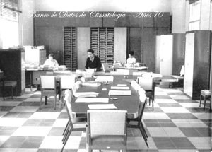 Sala del Banco Nacional de Datos Climatológicos a principios de los años 70