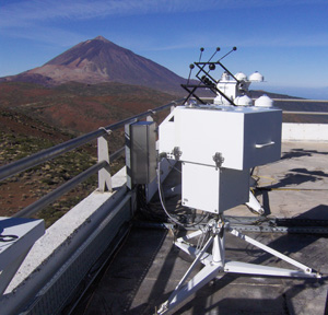 Instrumentos radiométricos efectuando medidas en el observatorio atmosférico de Izaña