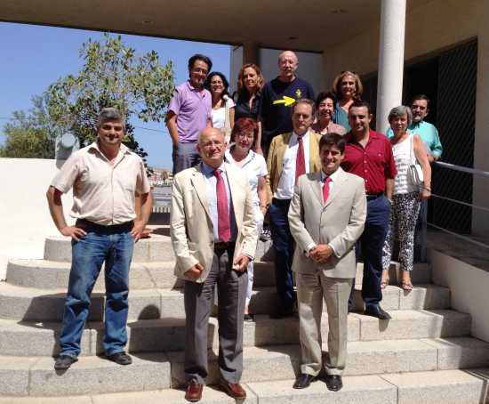 Daniel Cano junto a los trabajadores del Centro Meteorológico de Málaga