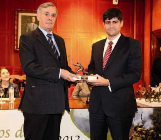 Daniel Cano recibe el premio concedido a AEMET