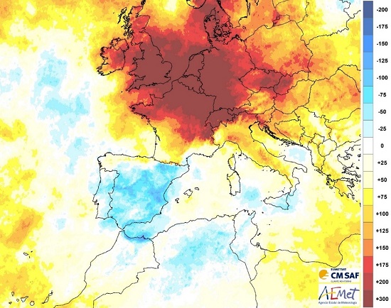 Anomalía de insolación en horas durante la primavera climática 2020 en Europa
