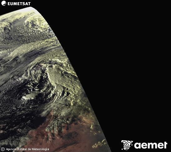 Esta imagen se genera utilizando informacin de los canales visibles del satlite METEOSAT perteneciente a la segunda generacin de satlites Meteosat (MSG). Por ese motivo, slo hay informacin en la zona iluminada por el sol. Adems, los canales han sido normalizados para que el brillo no dependa de la posicin del sol. Tuesday, 28 October  2025 18:00