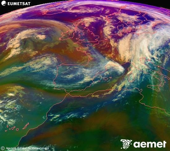 Composici RGB en la qual es barregen diversos canals del satllit Meteosat operacional en 0N 0W, que ens dna una idea de les caracterstiques de les masses d'aire i de la nuvolositat. diumenge, 2 de novembre  2025 15:00