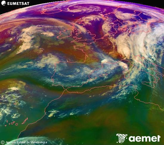 Composici RGB en la qual es barregen diversos canals del satllit Meteosat operacional en 0N 0W, que ens dna una idea de les caracterstiques de les masses d'aire i de la nuvolositat. diumenge, 2 de novembre  2025 17:00