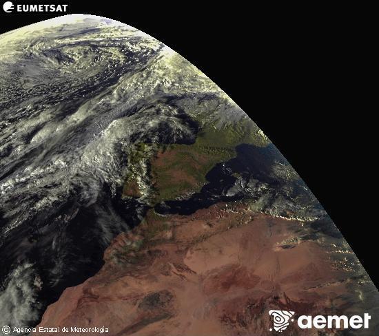 Esta imaxe xrase utilizando informacin das canles visibles do satlite METEOSAT pertencente  segunda xeracin de satlites  Meteosat (MSX). Por ese motivo, s hai informacin na zona iluminada polo sol. Ademais, as canles foron normalizadas para que o brillo non dependa da posicin do sol. luns, 3 novembro  2025 17:00