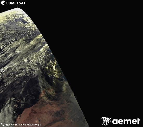 Esta imaxe xrase utilizando informacin das canles visibles do satlite METEOSAT pertencente  segunda xeracin de satlites  Meteosat (MSX). Por ese motivo, s hai informacin na zona iluminada polo sol. Ademais, as canles foron normalizadas para que o brillo non dependa da posicin do sol. luns, 3 novembro  2025 18:00