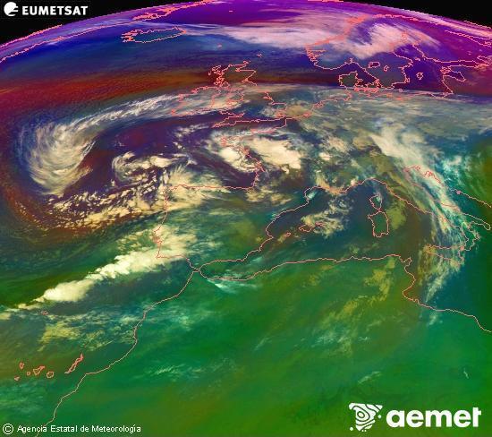 Composici RGB en la qual es barregen diversos canals del satllit Meteosat operacional en 0N 0W, que ens dna una idea de les caracterstiques de les masses d'aire i de la nuvolositat. dissabte, 15 de novembre  2025 07:00