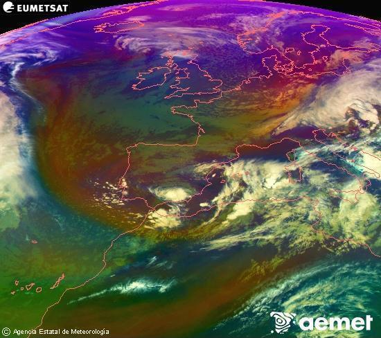 Composition RGB dans laquelle se mlangent diffrents canaux du satellite Meteosat operational in 0N 0W, l'informacin des caractristiques sur les masses d'air et les nuages. lundi, 17 novembre  2025 15:00