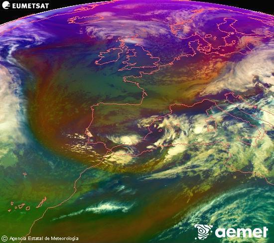 Composition RGB dans laquelle se mlangent diffrents canaux du satellite Meteosat operational in 0N 0W, l'informacin des caractristiques sur les masses d'air et les nuages. lundi, 17 novembre  2025 16:00