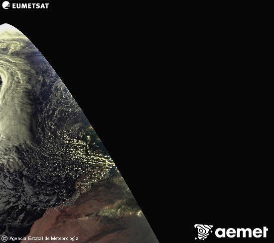 Esta imagen se genera utilizando informacin de los canales visibles del satlite METEOSAT perteneciente a la segunda generacin de satlites Meteosat (MSG). Por ese motivo, slo hay informacin en la zona iluminada por el sol. Adems, los canales han sido normalizados para que el brillo no dependa de la posicin del sol. lunes, 17 noviembre 2025 a las 18:00