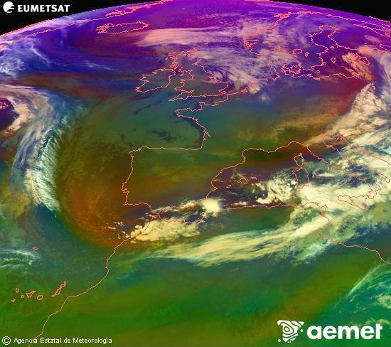 Composition RGB dans laquelle se mlangent diffrents canaux du satellite Meteosat operational in 0N 0W, l'informacin des caractristiques sur les masses d'air et les nuages. mardi, 18 novembre  2025 01:00