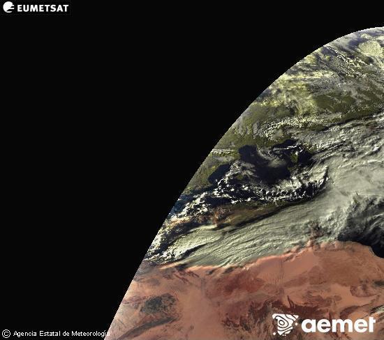 Esta imaxe xrase utilizando informacin das canles visibles do satlite METEOSAT pertencente  segunda xeracin de satlites  Meteosat (MSX). Por ese motivo, s hai informacin na zona iluminada polo sol. Ademais, as canles foron normalizadas para que o brillo non dependa da posicin do sol. martes, 18 novembro  2025 08:00