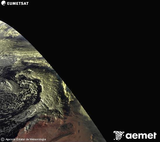 Esta imaxe x�rase utilizando informaci�n das canles visibles do sat�lite METEOSAT pertencente � segunda xeraci�n de sat�lites  Meteosat (MSX). Por ese motivo, s� hai informaci�n na zona iluminada polo sol. Ademais, as canles foron normalizadas para que o brillo non dependa da posici�n do sol.&nbsp;venres, 2 xaneiro  2026 18:00