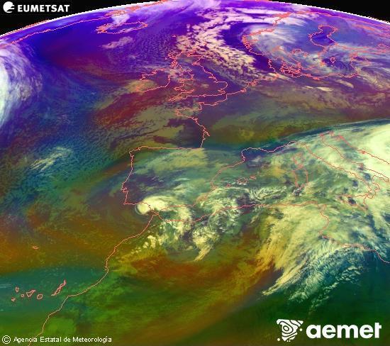 Composici�n RGB en la que se mezclan varios canales del sat�lite Meteosat operacional en 0�N 0�W, que nos da una idea de las caracter�sticas de las masas de aire y de la nubosidad.&nbsp;domingo, 04 enero 2026 a las 14:00