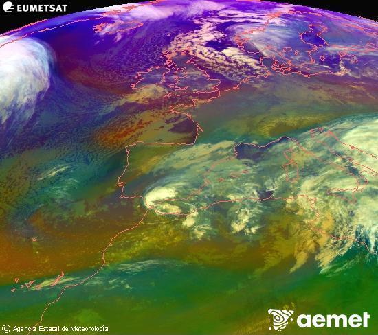 Composici�n RGB en la que se mezclan varios canales del sat�lite Meteosat operacional en 0�N 0�W, que nos da una idea de las caracter�sticas de las masas de aire y de la nubosidad.&nbsp;domingo, 04 enero 2026 a las 20:00
