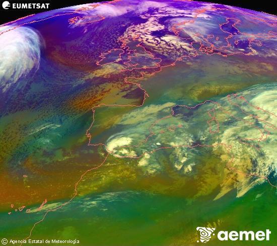 Composici�n RGB en la que se mezclan varios canales del sat�lite Meteosat operacional en 0�N 0�W, que nos da una idea de las caracter�sticas de las masas de aire y de la nubosidad.&nbsp;domingo, 04 enero 2026 a las 21:00