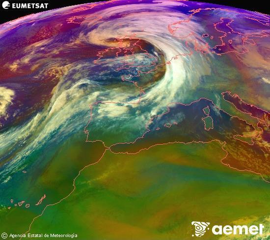 Composici�n RGB en la que se mezclan varios canales del sat�lite Meteosat operacional en 0�N 0�W, que nos da una idea de las caracter�sticas de las masas de aire y de la nubosidad.&nbsp;lunes, 12 enero 2026 a las 01:00
