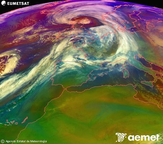 Composici�n RGB en la que se mezclan varios canales del sat�lite Meteosat operacional en 0�N 0�W, que nos da una idea de las caracter�sticas de las masas de aire y de la nubosidad.&nbsp;lunes, 12 enero 2026 a las 06:00