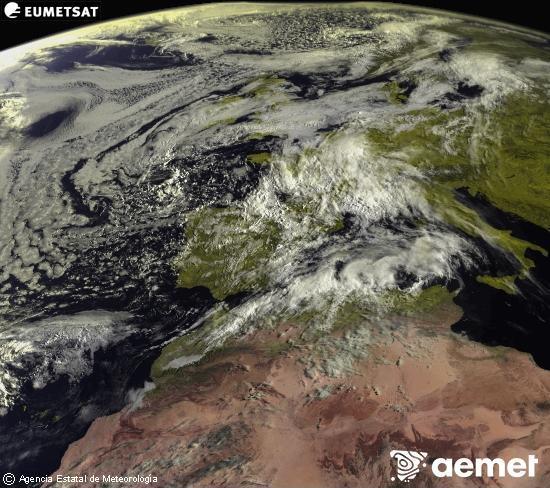 Esta imaxe x�rase utilizando informaci�n das canles visibles do sat�lite METEOSAT pertencente � segunda xeraci�n de sat�lites  Meteosat (MSX). Por ese motivo, s� hai informaci�n na zona iluminada polo sol. Ademais, as canles foron normalizadas para que o brillo non dependa da posici�n do sol.&nbsp;luns, 4 maio  2026 09:00