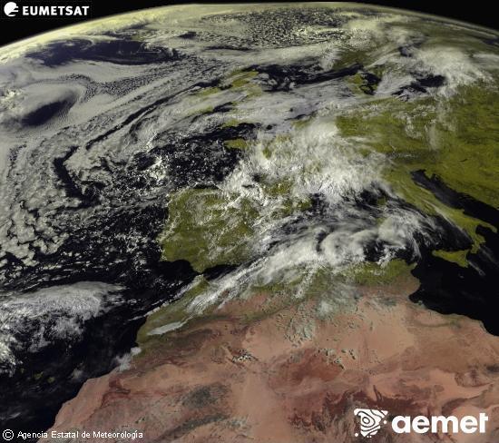 Esta imaxe x�rase utilizando informaci�n das canles visibles do sat�lite METEOSAT pertencente � segunda xeraci�n de sat�lites  Meteosat (MSX). Por ese motivo, s� hai informaci�n na zona iluminada polo sol. Ademais, as canles foron normalizadas para que o brillo non dependa da posici�n do sol.&nbsp;luns, 4 maio  2026 10:00