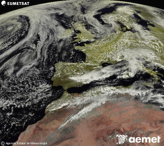 Esta imagen se genera utilizando informaci�n de los canales visibles del sat�lite METEOSAT perteneciente a la segunda generaci�n de sat�lites Meteosat (MSG). Por ese motivo, s�lo hay informaci�n en la zona iluminada por el sol. Adem�s, los canales han sido normalizados para que el brillo no dependa de la posici�n del sol.&nbsp;divendres, 15 de maig  2026 14:00
