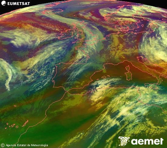 Composition RGB dans laquelle se m�langent diff�rents canaux du satellite Meteosat operational in 0�N 0�W, l'informaci�n des caract�ristiques sur les masses d'air et les nuages.&nbsp;samedi, 16 mai  2026 21:00