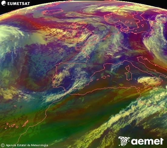 Composition RGB dans laquelle se m�langent diff�rents canaux du satellite Meteosat operational in 0�N 0�W, l'informaci�n des caract�ristiques sur les masses d'air et les nuages.&nbsp;dimanche, 17 mai  2026 10:00