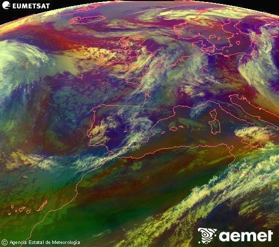 Composition RGB dans laquelle se m�langent diff�rents canaux du satellite Meteosat operational in 0�N 0�W, l'informaci�n des caract�ristiques sur les masses d'air et les nuages.&nbsp;dimanche, 17 mai  2026 11:00