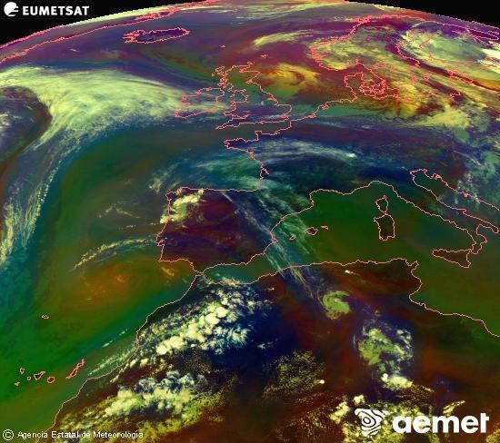 Composici�n RGB en la que se mezclan varios canales del sat�lite Meteosat operacional en 0�N 0�W, que nos da una idea de las caracter�sticas de las masas de aire y de la nubosidad.&nbsp;s�bado, 13 junio 2026 a las 17:00