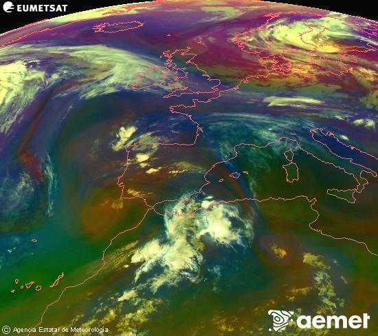 Composici�n RGB en la que se mezclan varios canales del sat�lite Meteosat operacional en 0�N 0�W, que nos da una idea de las caracter�sticas de las masas de aire y de la nubosidad.&nbsp;domingo, 14 junio 2026 a las 03:00