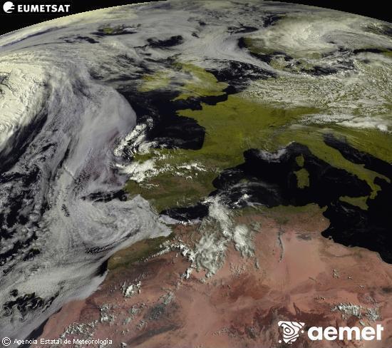 Esta imagen se genera utilizando informaci�n de los canales visibles del sat�lite METEOSAT perteneciente a la segunda generaci�n de sat�lites Meteosat (MSG). Por ese motivo, s�lo hay informaci�n en la zona iluminada por el sol. Adem�s, los canales han sido normalizados para que el brillo no dependa de la posici�n del sol.&nbsp;domingo, 14 junio 2026 a las 10:00