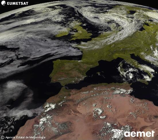 Esta imaxe x�rase utilizando informaci�n das canles visibles do sat�lite METEOSAT pertencente � segunda xeraci�n de sat�lites  Meteosat (MSX). Por ese motivo, s� hai informaci�n na zona iluminada polo sol. Ademais, as canles foron normalizadas para que o brillo non dependa da posici�n do sol.&nbsp;xoves, 2 xullo  2026 18:00