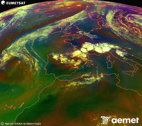 Composici�n RGB na que se mesturan varias canles do sat�lite Meteosat operacional en 0� N 0� W, que nos d� unha idea das caracter�sticas das masas de aire e da nebulosidade.&nbsp;venres, 10 xullo  2026 20:00