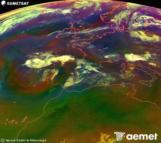Composici� RGB en la qual es barregen diversos canals del sat�l�lit Meteosat operacional en 0�N 0�W, que ens d�na una idea de les caracter�stiques de les masses d'aire i de la nuvolositat.&nbsp;diumenge, 12 de juliol  2026 01:00