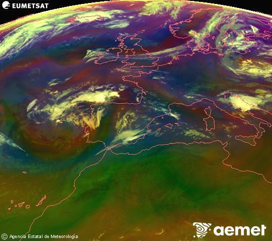 Composici� RGB en la qual es barregen diversos canals del sat�l�lit Meteosat operacional en 0�N 0�W, que ens d�na una idea de les caracter�stiques de les masses d'aire i de la nuvolositat.&nbsp;diumenge, 12 de juliol  2026 05:00