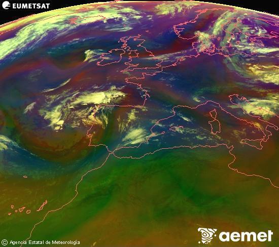 Composici� RGB en la qual es barregen diversos canals del sat�l�lit Meteosat operacional en 0�N 0�W, que ens d�na una idea de les caracter�stiques de les masses d'aire i de la nuvolositat.&nbsp;diumenge, 12 de juliol  2026 07:00