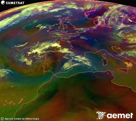 Composici� RGB en la qual es barregen diversos canals del sat�l�lit Meteosat operacional en 0�N 0�W, que ens d�na una idea de les caracter�stiques de les masses d'aire i de la nuvolositat.&nbsp;diumenge, 12 de juliol  2026 11:00