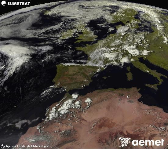 Esta imaxe x�rase utilizando informaci�n das canles visibles do sat�lite METEOSAT pertencente � segunda xeraci�n de sat�lites  Meteosat (MSX). Por ese motivo, s� hai informaci�n na zona iluminada polo sol. Ademais, as canles foron normalizadas para que o brillo non dependa da posici�n do sol.&nbsp;venres, 31 xullo  2026 18:00