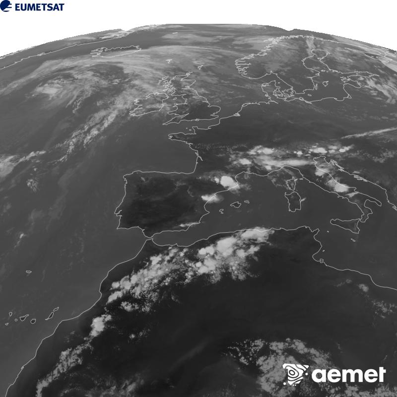 Irudi hau METEOSAT-12 satelitearen 10.5 �m Infragorri kanaleko informazioa erabiliz sortzen da, Meteosat (MTG) sateliteen hirugarren belaunaldikoa. Irudiak giza begiaren pertzepzioaren antz handiagoa izan dezan, grisen eskala alderantzizkoa da. Ordu horiek penintsulari dagozkio (ordubete gutxiago Kanariar Uharteetan).&nbsp;asteartea, 2026ko abuztuak 11, ordua: 19:00