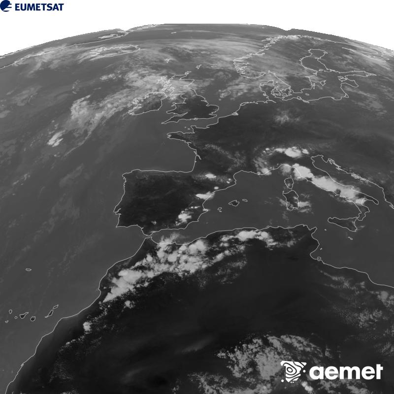 Irudi hau METEOSAT-12 satelitearen 10.5 �m Infragorri kanaleko informazioa erabiliz sortzen da, Meteosat (MTG) sateliteen hirugarren belaunaldikoa. Irudiak giza begiaren pertzepzioaren antz handiagoa izan dezan, grisen eskala alderantzizkoa da. Ordu horiek penintsulari dagozkio (ordubete gutxiago Kanariar Uharteetan).&nbsp;asteazkena, 2026ko abuztuak 12, ordua: 18:00