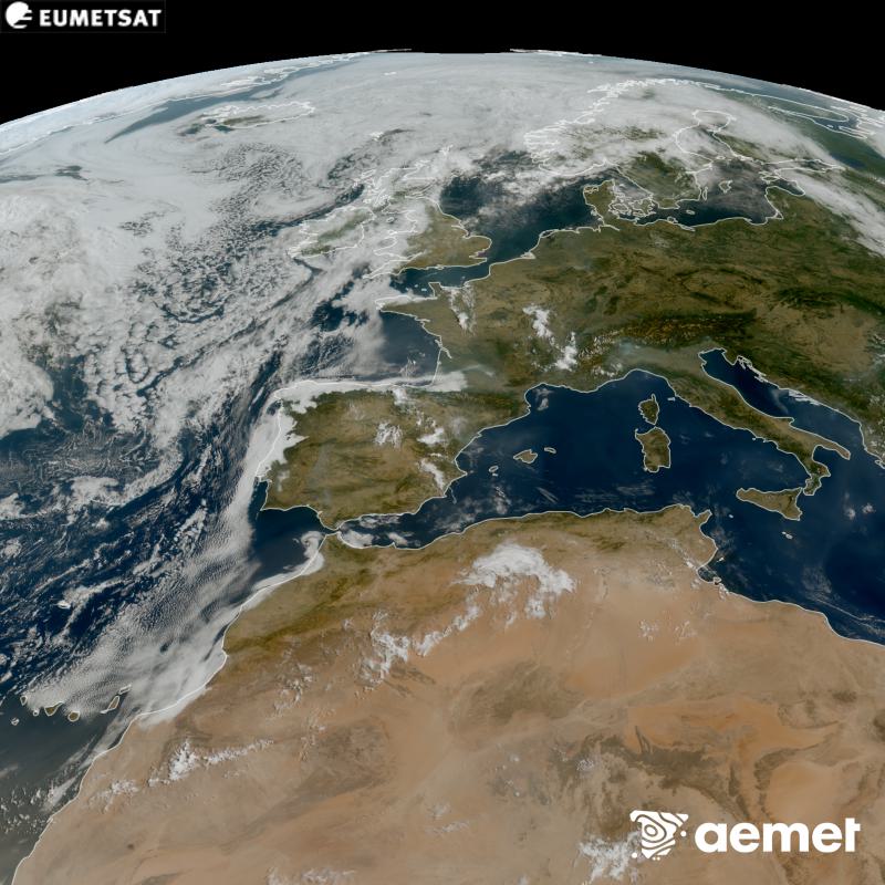 Esta imagen RGB se genera utilizando informaci�n de los canales visibles del sat�lite METEOSAT-12, perteneciente a la tercera generaci�n de sat�lites Meteosat (MTG). Por ese motivo, s�lo hay informaci�n en la zona iluminada por el sol. Nos muestra una imagen con una apariencia muy similar a la que percibir�a el ojo humano desde el espacio. Las horas indicadas se refieren a la pen�nsula (una hora menos en las Islas Canarias).&nbsp;viernes, 14 agosto 2026 a las 11:00