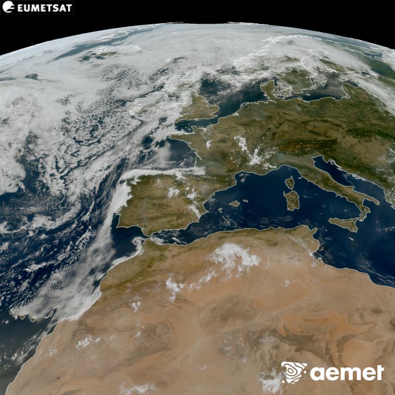 Esta imagen RGB se genera utilizando informaci�n de los canales visibles del sat�lite METEOSAT-12, perteneciente a la tercera generaci�n de sat�lites Meteosat (MTG). Por ese motivo, s�lo hay informaci�n en la zona iluminada por el sol. Nos muestra una imagen con una apariencia muy similar a la que percibir�a el ojo humano desde el espacio. Las horas indicadas se refieren a la pen�nsula (una hora menos en las Islas Canarias).&nbsp;viernes, 14 agosto 2026 a las 12:00