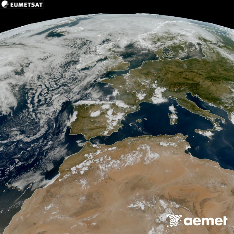Esta imagen RGB se genera utilizando informaci�n de los canales visibles del sat�lite METEOSAT-12, perteneciente a la tercera generaci�n de sat�lites Meteosat (MTG). Por ese motivo, s�lo hay informaci�n en la zona iluminada por el sol. Nos muestra una imagen con una apariencia muy similar a la que percibir�a el ojo humano desde el espacio. Las horas indicadas se refieren a la pen�nsula (una hora menos en las Islas Canarias).&nbsp;viernes, 14 agosto 2026 a las 16:00