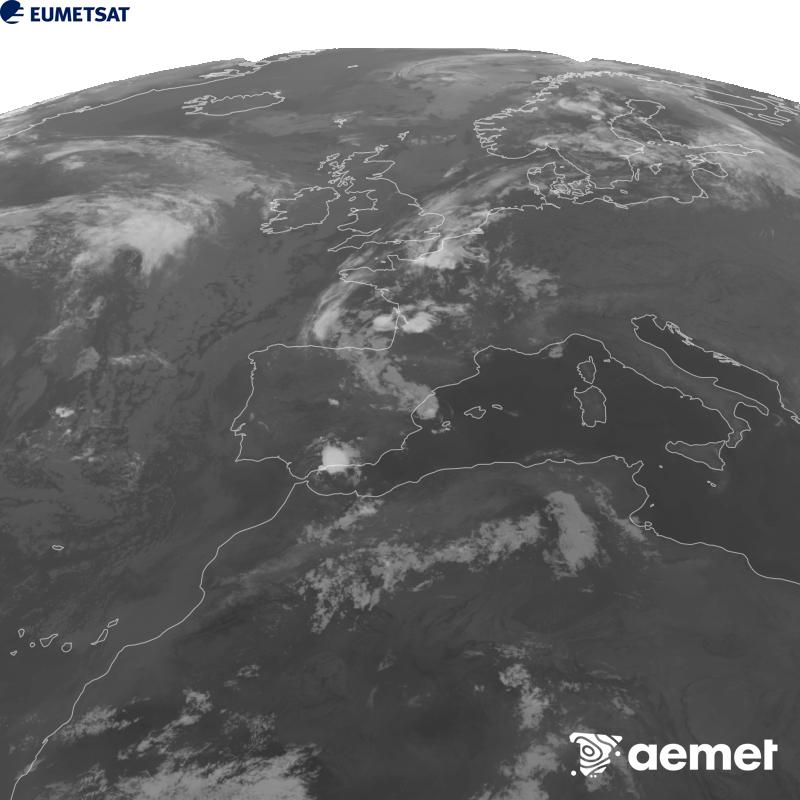 Esta imagen se genera utilizando informaci�n del canal Infrarrojo 10.5 �m del sat�lite METEOSAT-12, perteneciente a la tercera generaci�n de sat�lites Meteosat (MTG). Para que la imagen se asemeje m�s a la percepci�n del ojo humano, la escala de grises est� invertida. Las horas indicadas se refieren a la pen�nsula (una hora menos en las Islas Canarias).&nbsp;s�bado, 15 agosto 2026 a las 05:00