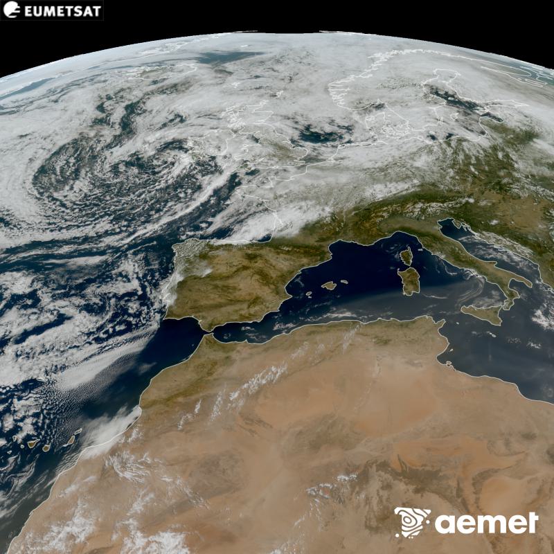 Aquesta imatge RGB es genera utilitzant informaci� dels canals visibles del sat�l�lit METEOSAT-12, pertanyent a la tercera generaci� de sat�l�lits Meteosat (MTG). Per aquest motiu, nom�s hi ha informaci� en la zona il�luminada pel sol. Ens mostra una imatge amb una aparen�a molt similar a la que percebria l'ull hum� des de l'espai. Les hores indicades es refereixen a la pen�nsula (una hora menys a les Illes Can�ries).&nbsp;diumenge, 30 d?agost  2026 12:00