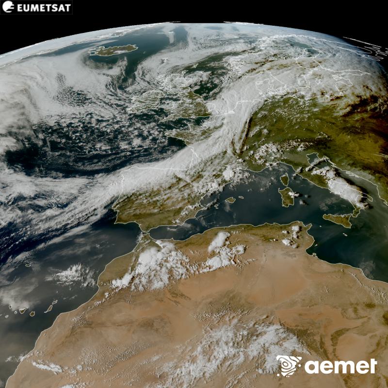 Esta imatge RGB es genera utilitzant informaci� dels canals visibles del sat�l�lit METEOSAT-12, pertanyent a la tercera generaci� de sat�l�lits Meteosat (MTG). Per eixe motiu, nom�s hi ha informaci� en la zona il�luminada pel sol. Ens mostra una imatge amb una aparen�a molt similar a la que percebria l'ull hum� des de l'espai. Les hores indicades es referixen a la pen�nsula (una hora menys a les Illes Can�ries).&nbsp;dimarts, 8 de setembre  2026 18:00