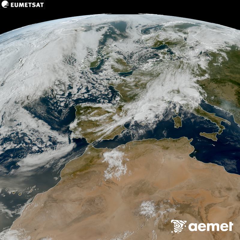 Esta imagen RGB se genera utilizando informaci�n de los canales visibles del sat�lite METEOSAT-12, perteneciente a la tercera generaci�n de sat�lites Meteosat (MTG). Por ese motivo, s�lo hay informaci�n en la zona iluminada por el sol. Nos muestra una imagen con una apariencia muy similar a la que percibir�a el ojo humano desde el espacio. Las horas indicadas se refieren a la pen�nsula (una hora menos en las Islas Canarias).&nbsp;mi�rcoles, 09 septiembre 2026 a las 11:00